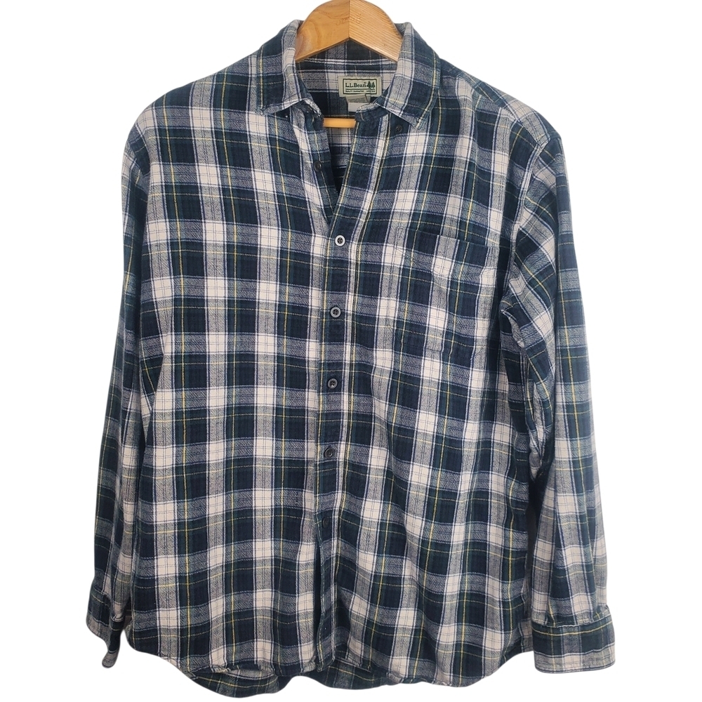 L.L. Bean Men's Scotch Plaid Flannel Shirt. MED. #236